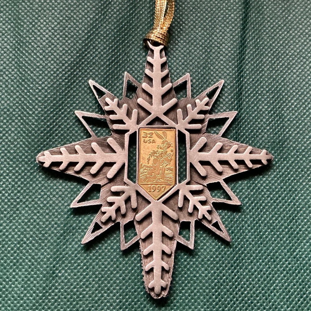 1997 Bugs Bunny Commemorative 32 Cent Stamp Pewter Snowflake Ornament Looney Tun